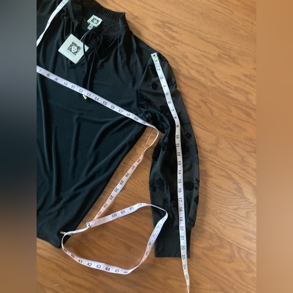 NWT Anne Klein Black Blouse with Sheer Floral Sleeves Stretch Size Large New - Picture 10 of 10